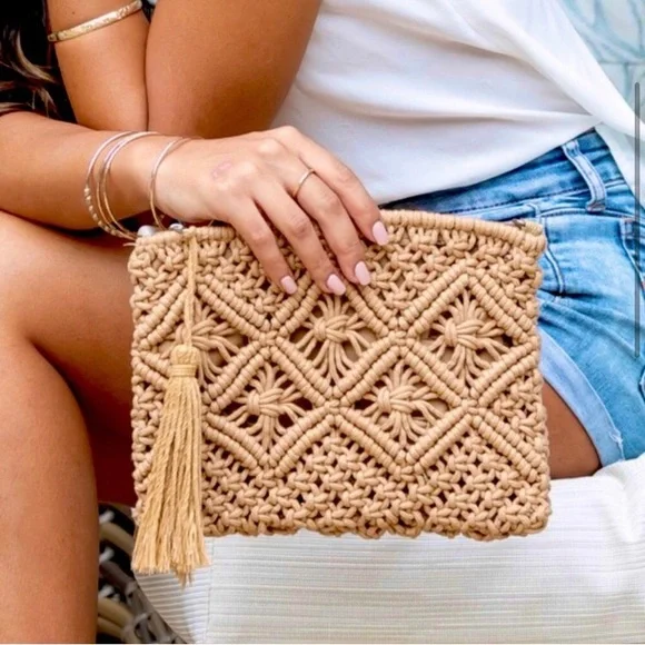 LAST ONE: Handmade macrame crochet boho clutch - Picture 5 of 7